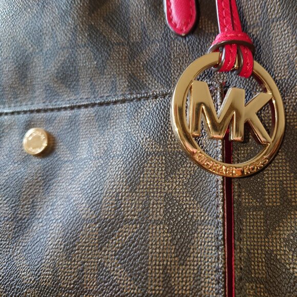 Michael Kors Jet Set Medium Snap Pocket Tote - Picture 3 of 16